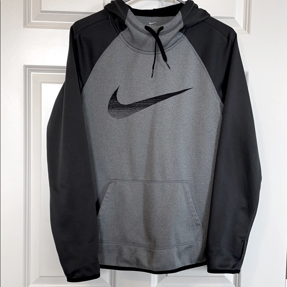 Women’s Nike Sweatshirt